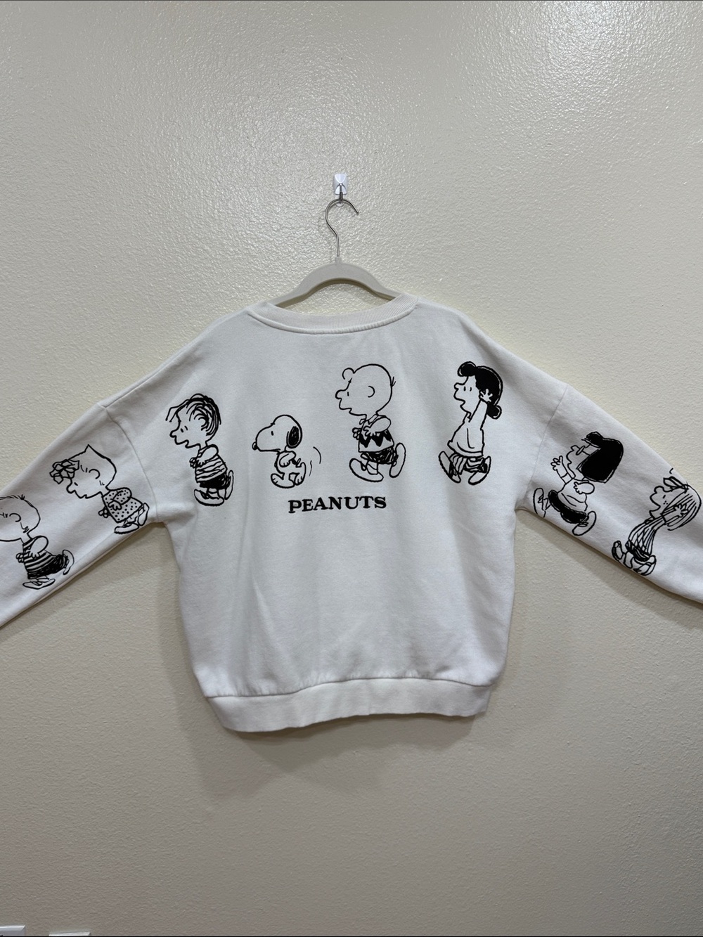 Peanuts Snoopy White Crewneck Sweatshirt Women’s Size XL - Picture 3 of 8